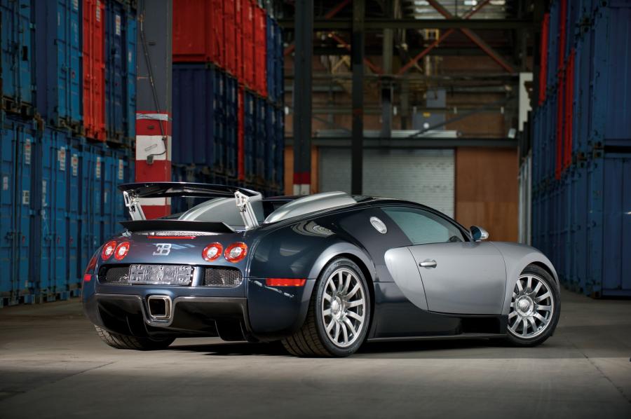  Bugatti Veyron 16.4 2008 года  (фото 3 из 31)